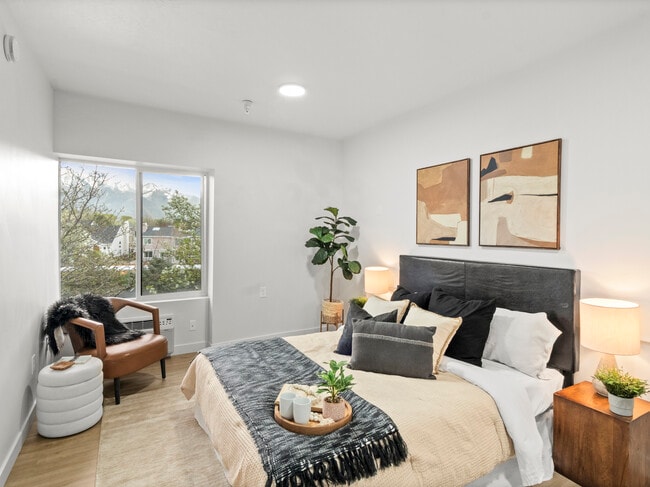 Building Photo - 404 E 5600 S