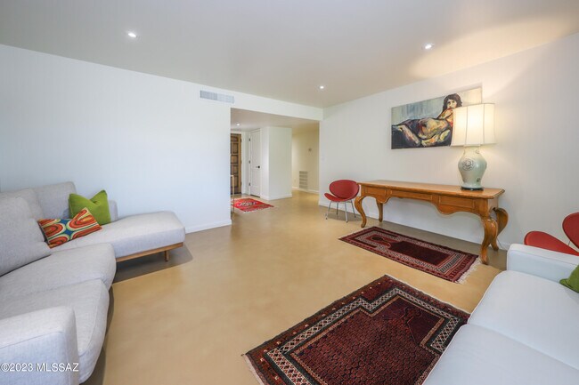 Building Photo - 2791 W Casas Cir