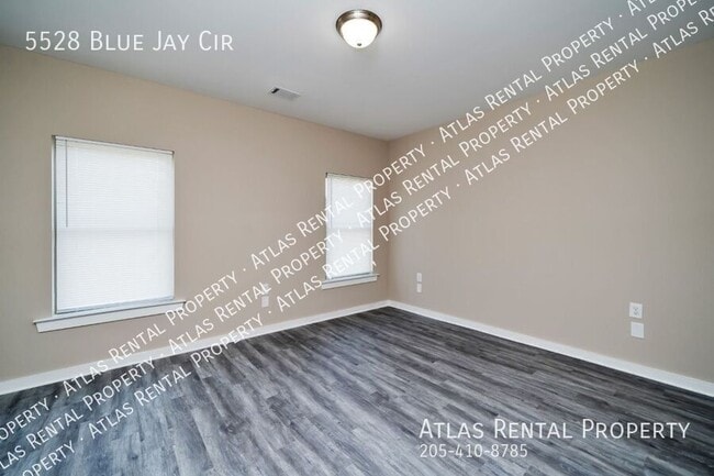 Building Photo - 5528 Blue Jay Cir
