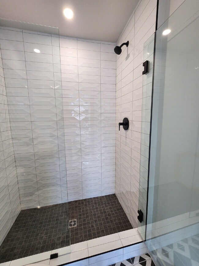 Building Photo - Modern 3 Bedroom 3.5 Bath Home in Nations