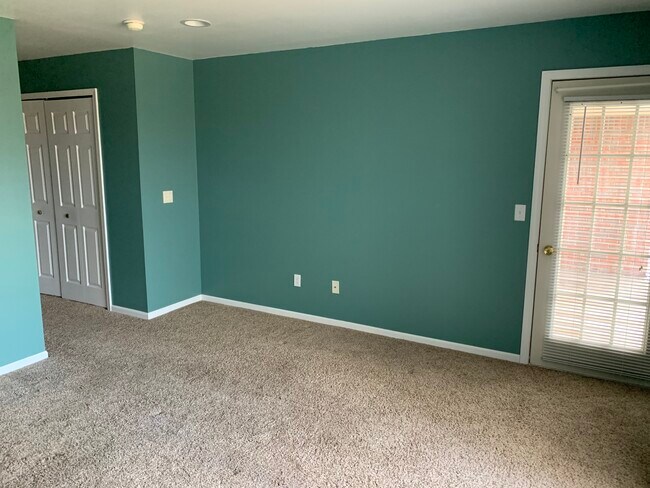 Master bedroom - 51870 Adler Park Dr E