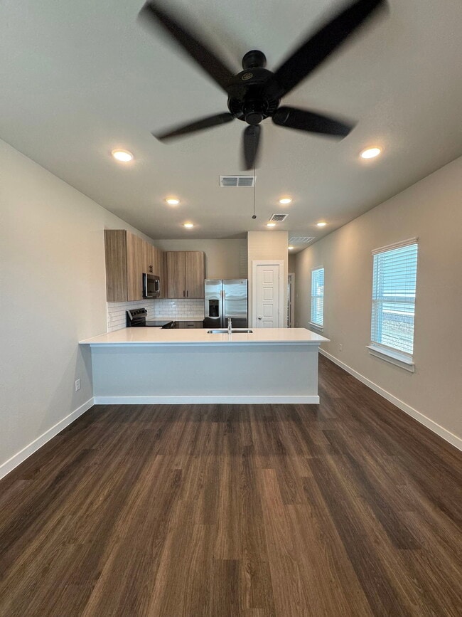 Primary Photo - 1127 Eloise Dr