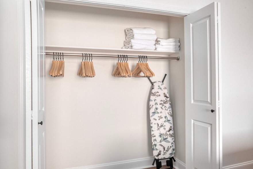 Building Photo - 30 Waterside Plaza