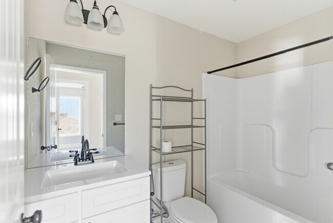 Building Photo - 920 Foch St