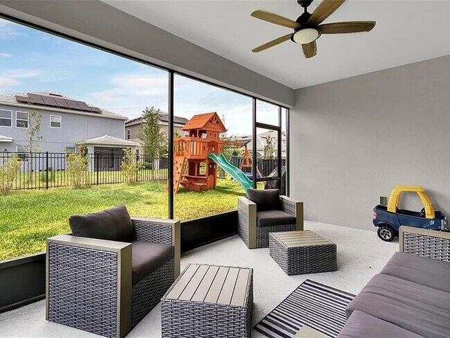 Building Photo - 11932 Satire St