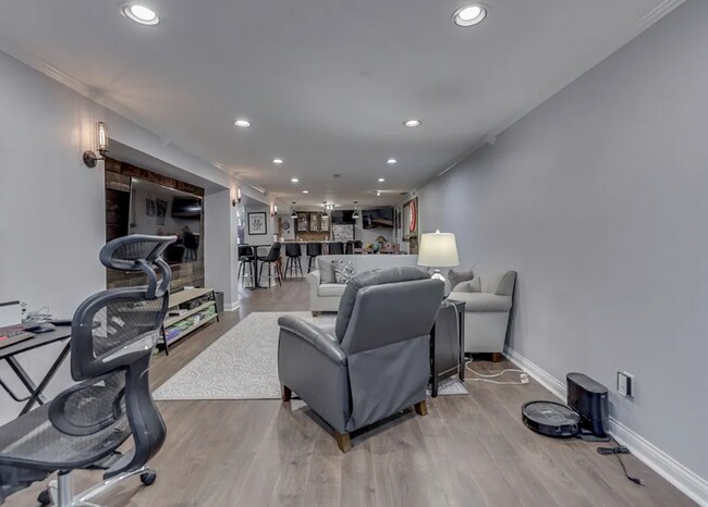 Building Photo - 2919 Kaskaskia Way