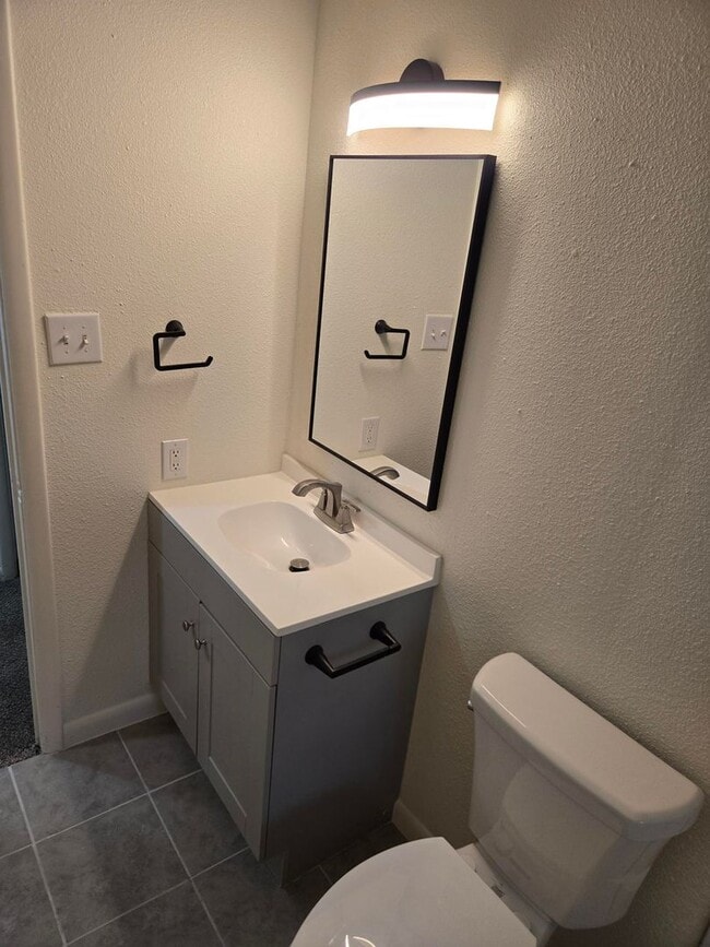 Building Photo - How amazing is this 3 BR 1 BTH home? You'l...