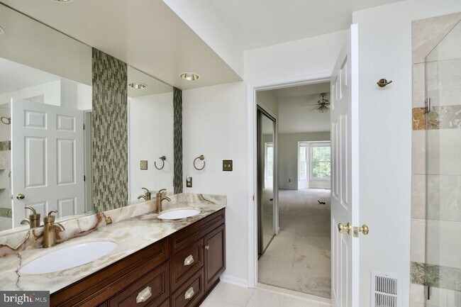Building Photo - 8614 Oak Chase Cir