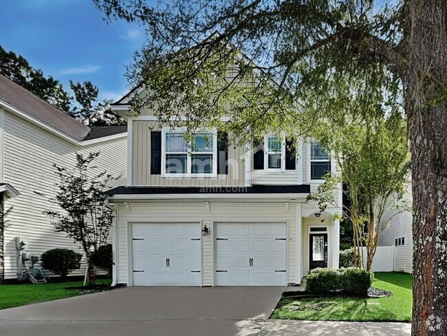 Building Photo - 220 Summer Hill Way