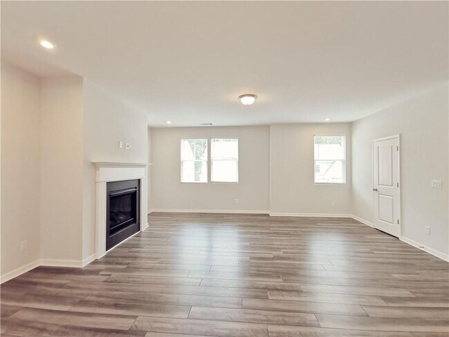 Building Photo - 2600 Whistler Wy NE