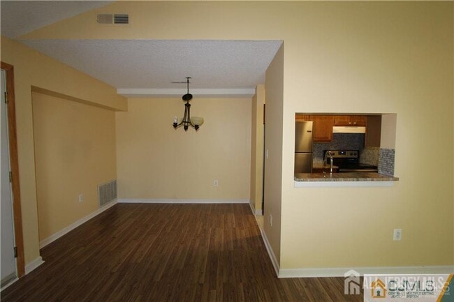 Building Photo - 1806 Ravens Crest Dr