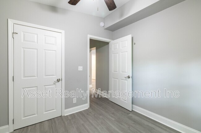 Building Photo - 2208 Sanderson Rd