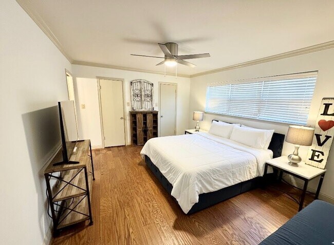 Building Photo - 6210 Queensloch Dr