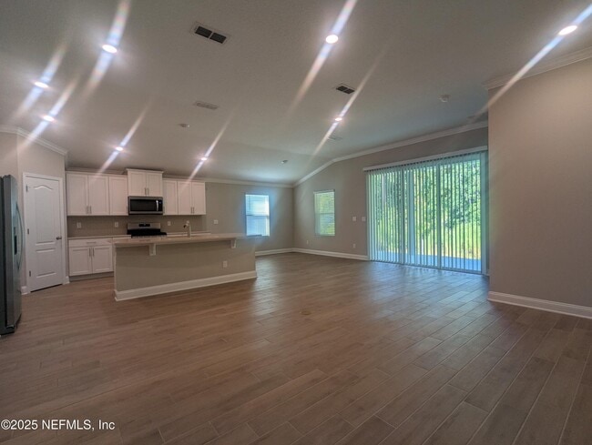 Building Photo - 116 Zancara St