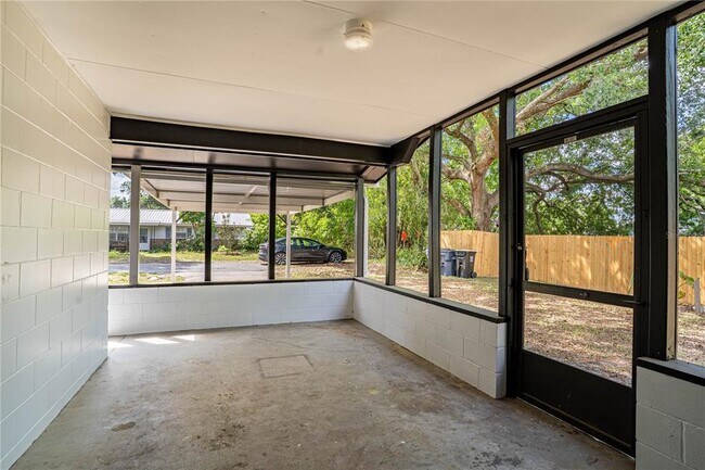 Building Photo - 2438 Mc Arthur St