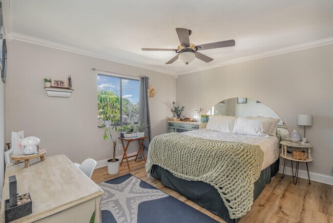 Building Photo - 1279 S Orlando Ave