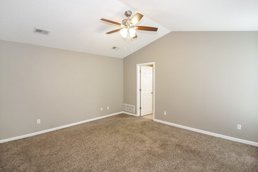 Building Photo - 6331 White Hawk Ln