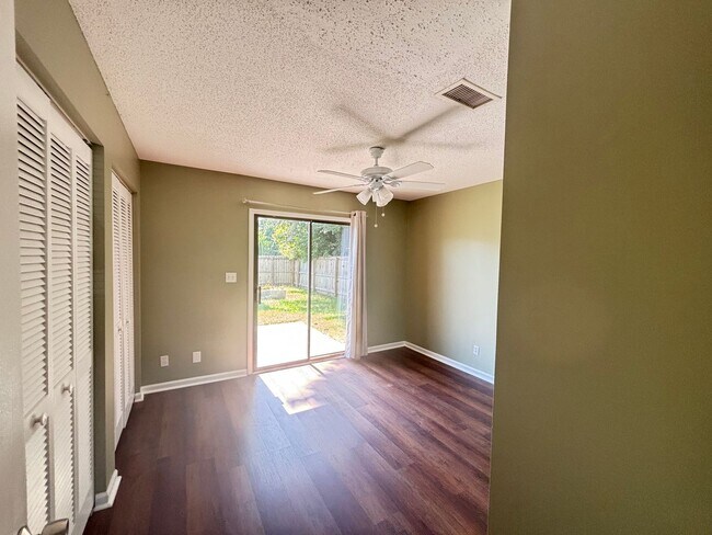 Building Photo - PET-FRIENDLY, THREE-BEDROOM IN SURFSIDE BEACH'S CAROPINES COMMUNITY IS AVAILABLE NOW!