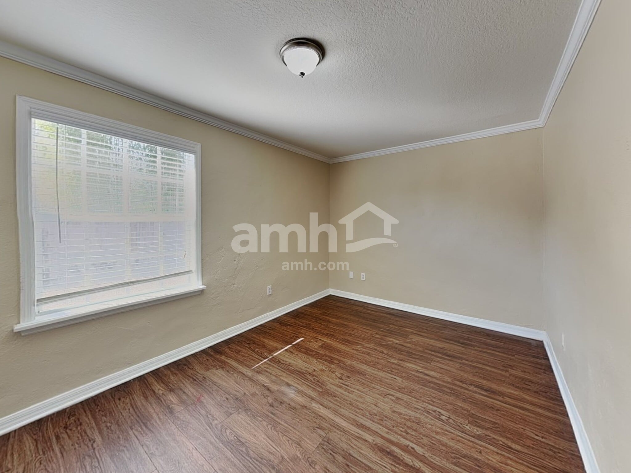 Building Photo - 245 Oak Run Ct