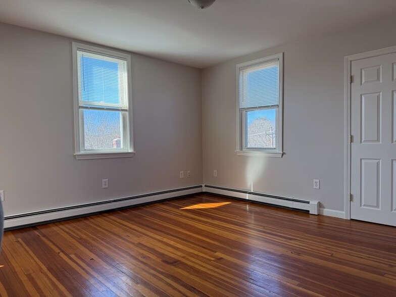 Living Room - 36 Old Angell Rd