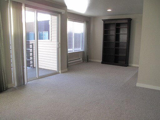 Building Photo - Modern condo near downtown Seattle! Parkin...