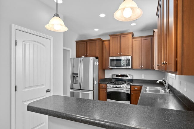 Building Photo - 1008 Whispering Doe Dr