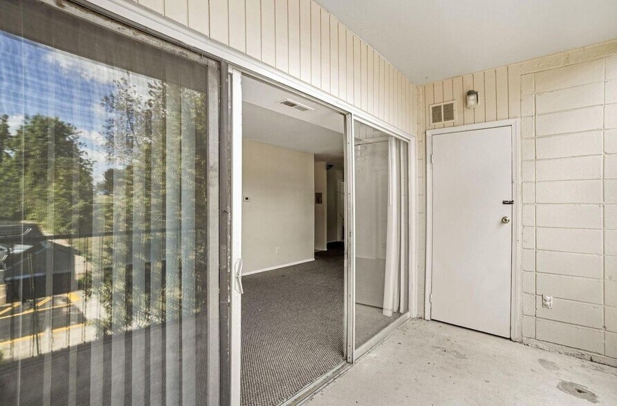 Building Photo - 7700 Arehart Dr