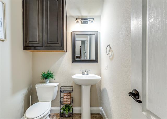 Building Photo - 4236 Riverview Dr