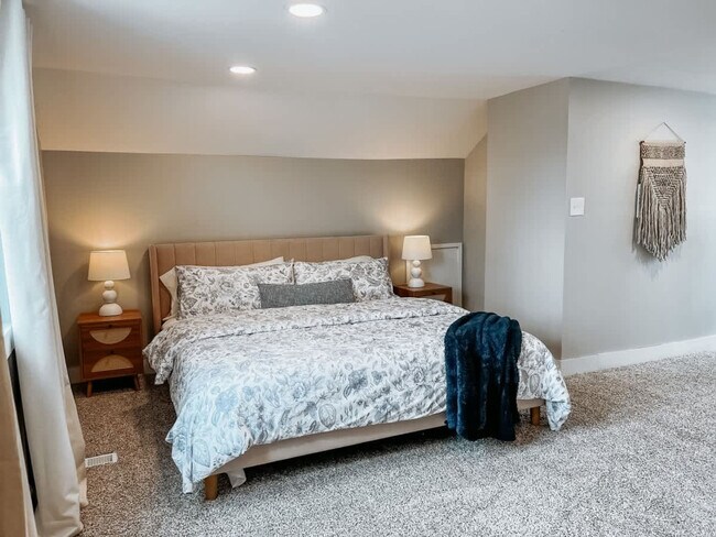 Building Photo - 3923 Victory Blvd