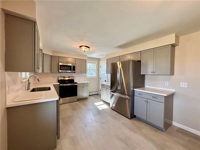 Building Photo - 5667 Dunning Ave