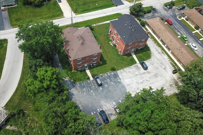 Building Photo - 16035 Laramie Ave