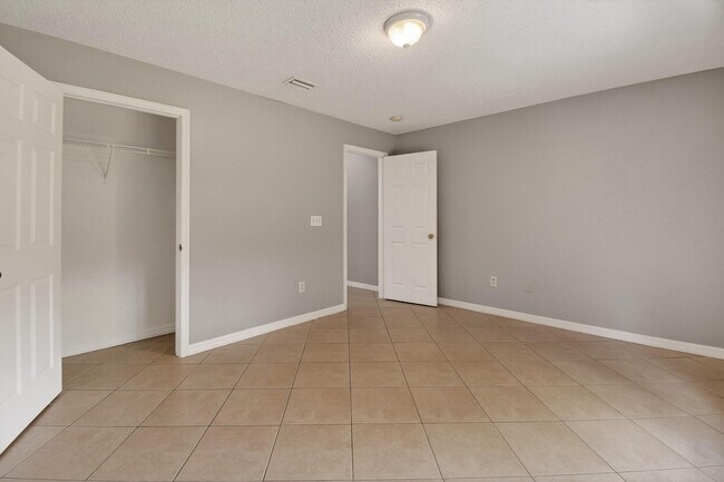 Building Photo - 4066 SW Canrady St