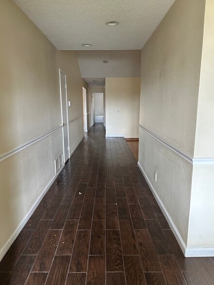 Building Photo - 876 Palmer Ave