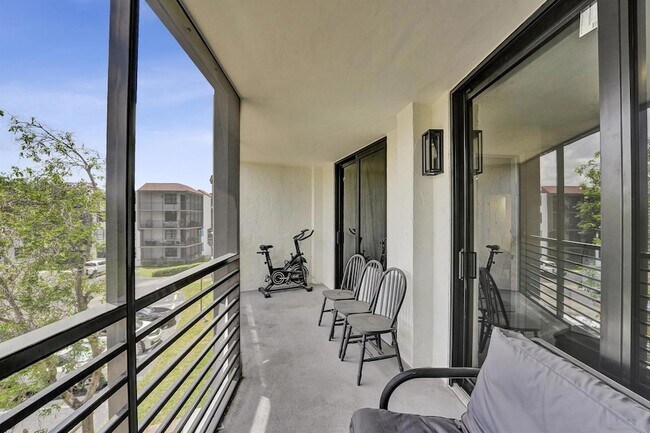 Building Photo - 3800 N Hills Dr