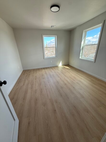 Building Photo - 119 Farm St