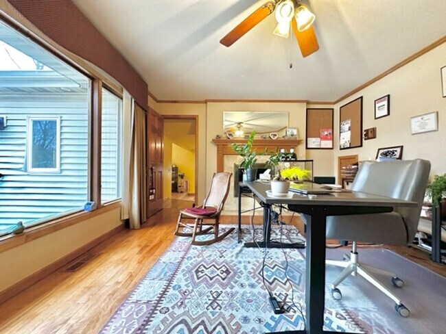 Building Photo - Beautiful / Spacious 3 Bed 3 Bath Ranch Style Single Family Home!