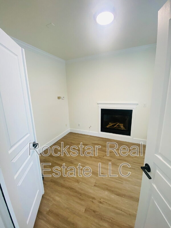 Building Photo - 5123 N Monroe St