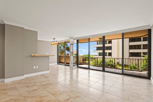 Building Photo - 4200 N Ocean Dr