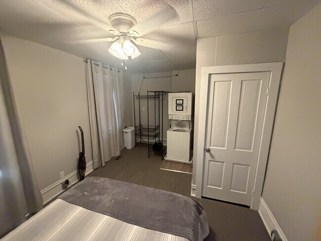 Building Photo - 404 N Washington St