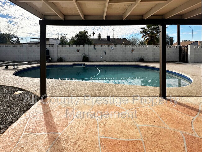 Building Photo - 3459 W Dailey St