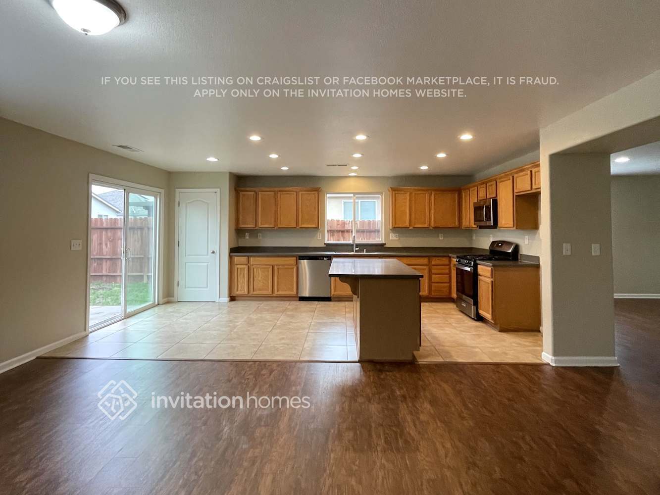 Building Photo - 3461 Presley Ave