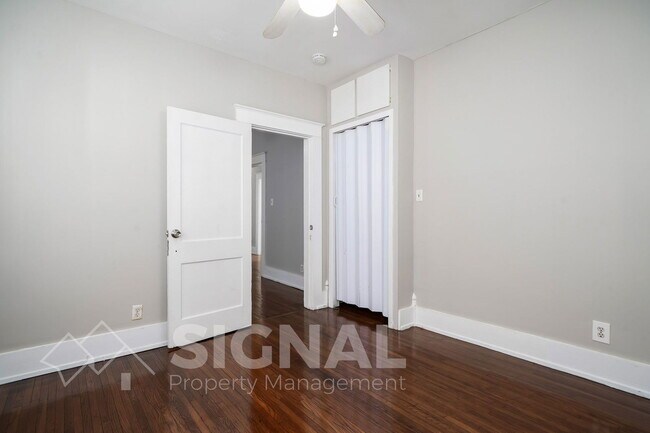 Building Photo - 1738 Damon St