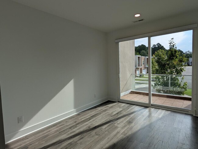 Building Photo - 4025 Southpoint Lndg Wy