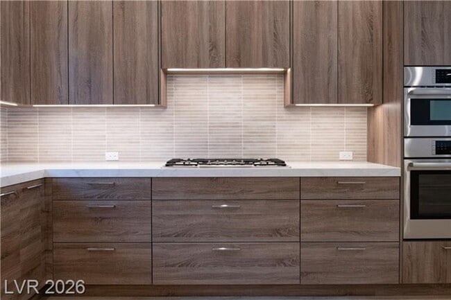 Building Photo - Modern Tri-Story Home in McDonald Highlands