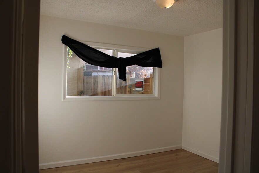 Building Photo - 144 E Avenue Q