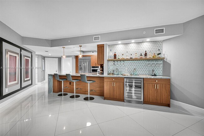 Building Photo - 250 Sunny Isles Blvd