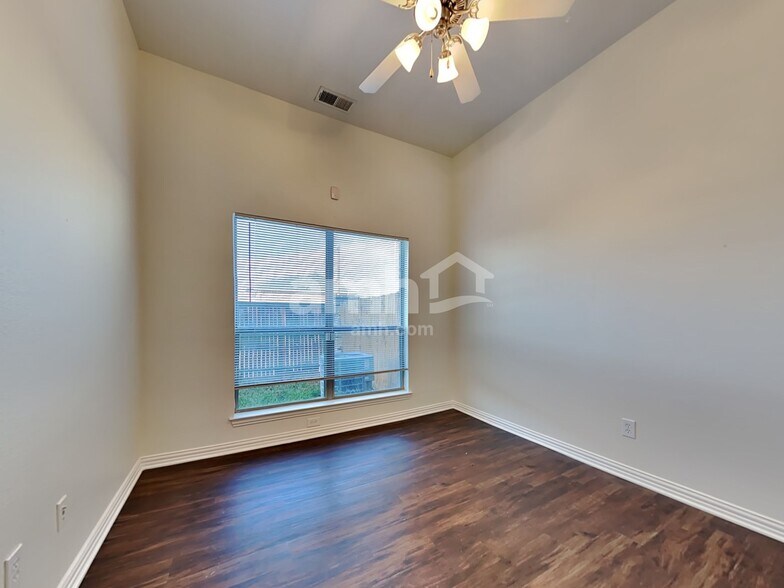 Building Photo - 1831 Leann Ln