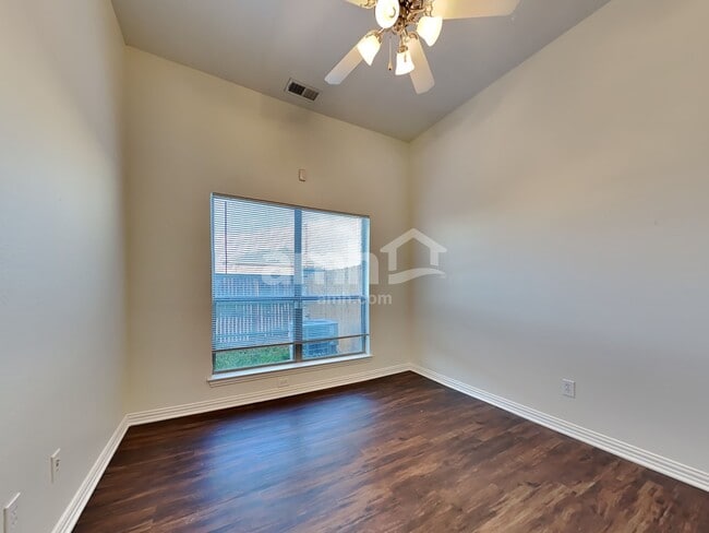 Building Photo - 1831 Leann Ln