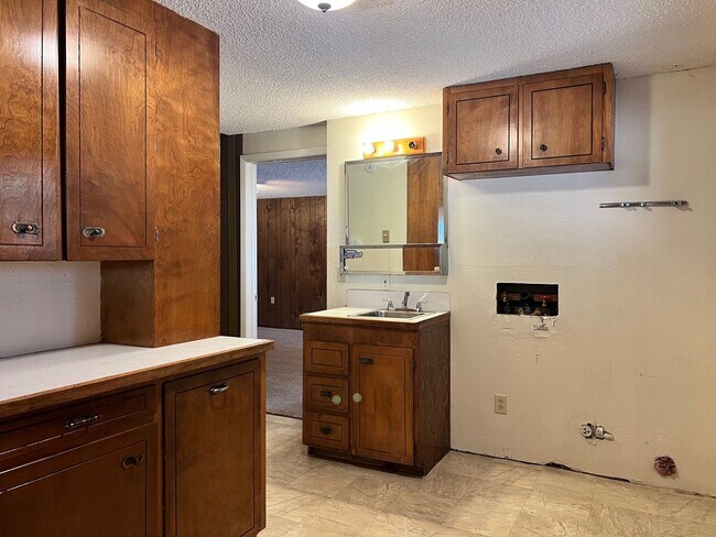Building Photo - 38355-38385 Weirich Dr