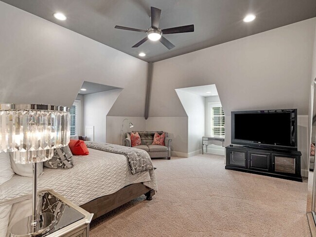 Building Photo - 3807 Harding Pl